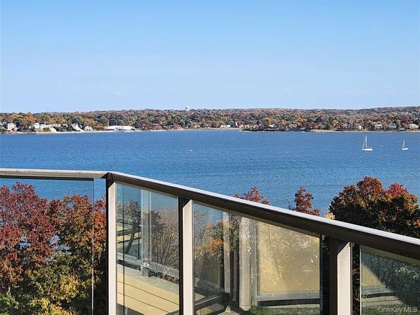 18-05 215th Street 15G, Bayside NY 11360