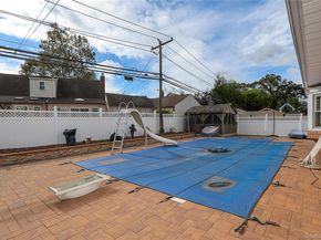 993 Ferngate Drive, Franklin Square NY 11010