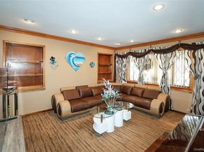 993 Ferngate Drive, Franklin Square NY 11010
