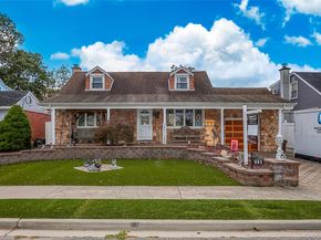 993 Ferngate Drive, Franklin Square NY 11010