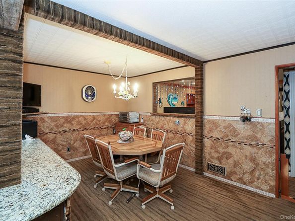 993 Ferngate Drive, Franklin Square NY 11010