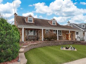 993 Ferngate Drive, Franklin Square NY 11010