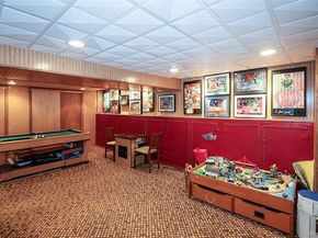 993 Ferngate Drive, Franklin Square NY 11010