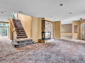 1 Oakleaf Court, Huntington NY 11743