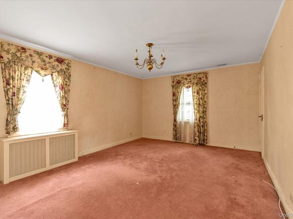 47-44 Glenwood Street, Little Neck NY 11362