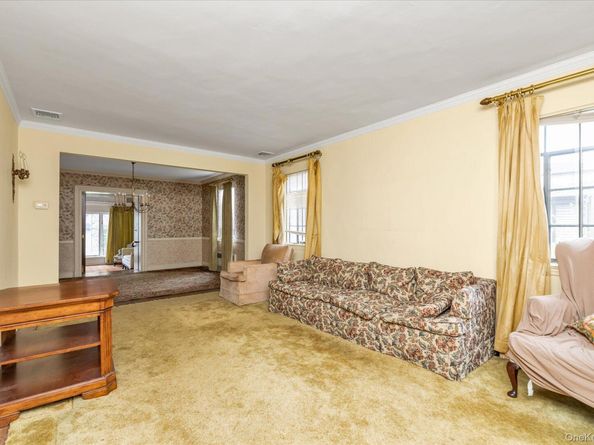 47-44 Glenwood Street, Little Neck NY 11362