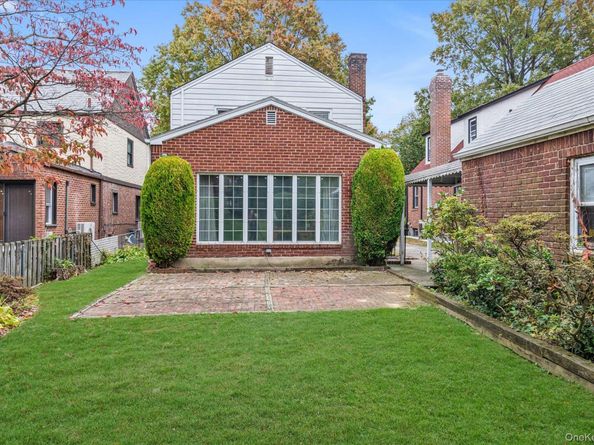 47-44 Glenwood Street, Little Neck NY 11362