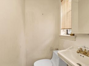 47-44 Glenwood Street, Little Neck NY 11362