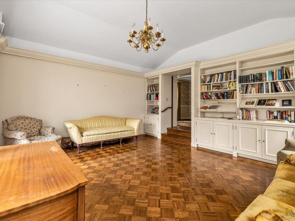 47-44 Glenwood Street, Little Neck NY 11362