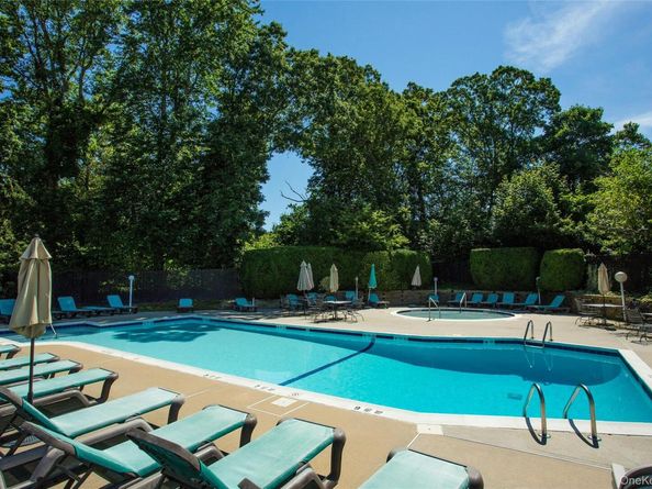 93 Palo Alto Drive, Plainview NY 11803