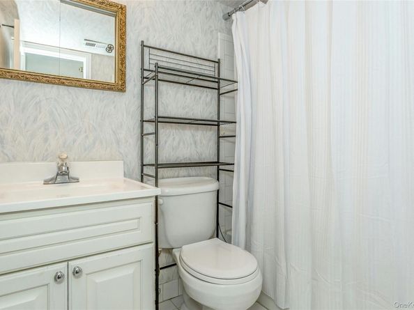 93 Palo Alto Drive, Plainview NY 11803