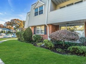 93 Palo Alto Drive, Plainview NY 11803
