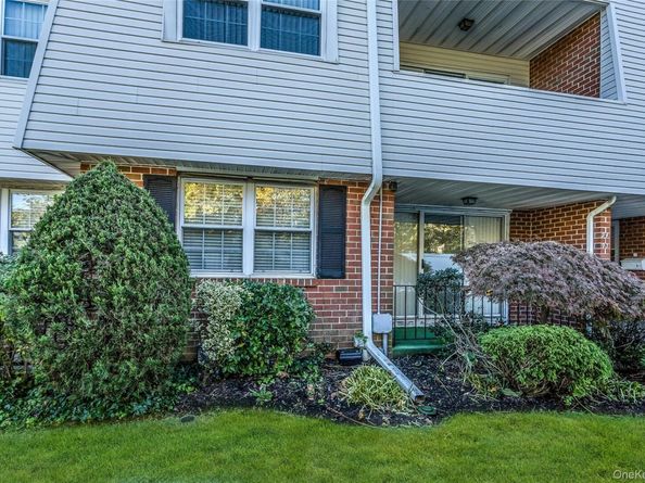 93 Palo Alto Drive, Plainview NY 11803