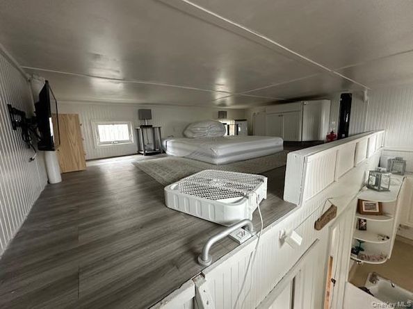 187 Holly Walk, Cherry Grove NY 11782