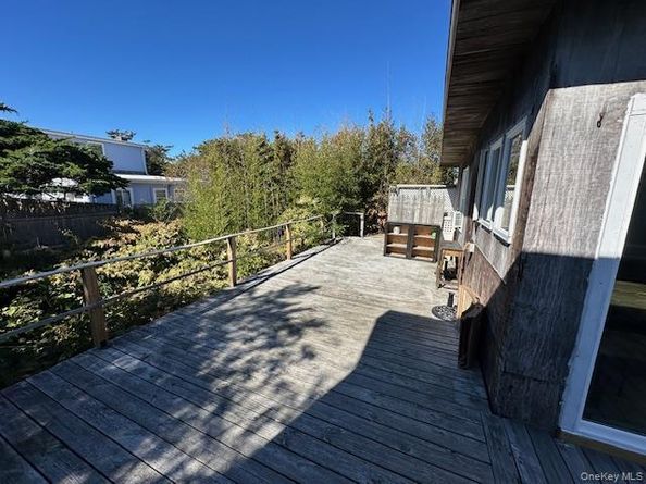 187 Holly Walk, Cherry Grove NY 11782