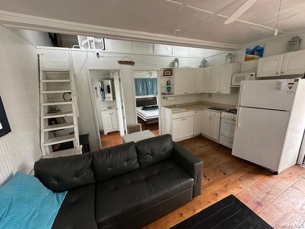 187 Holly Walk, Cherry Grove NY 11782