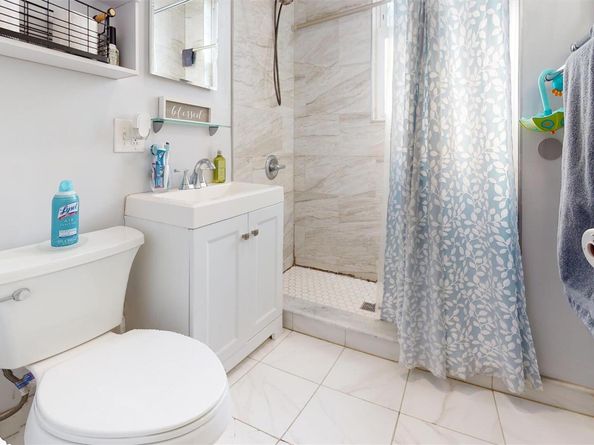 3227 Fenton Avenue, Bronx NY 10469