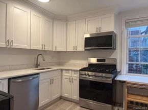 8 Welwyn Road 3F, Great Neck NY 11021
