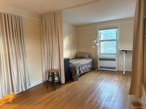 8 Welwyn Road 3F, Great Neck NY 11021