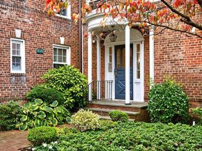 8 Welwyn Road 3F, Great Neck NY 11021