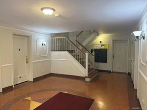 8 Welwyn Road 3F, Great Neck NY 11021