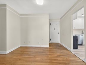 8 Welwyn Road 3F, Great Neck NY 11021