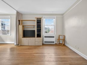 8 Welwyn Road 3F, Great Neck NY 11021