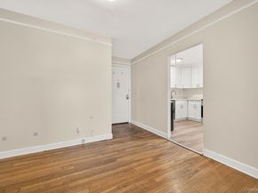 8 Welwyn Road 3F, Great Neck NY 11021