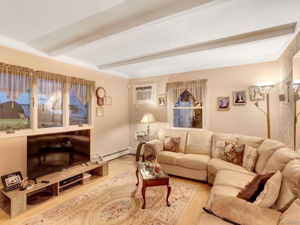 179 Swan Lane, Levittown NY 11756