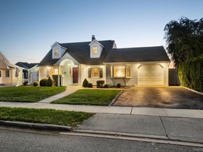 179 Swan Lane, Levittown NY 11756
