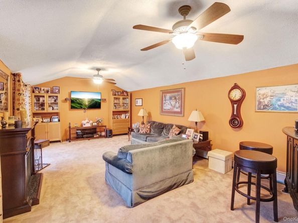 179 Swan Lane, Levittown NY 11756