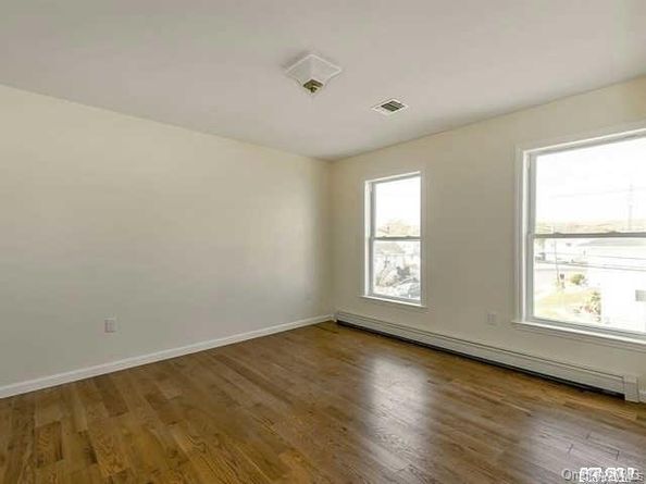 3665 Carrel Boulevard, Oceanside NY 11572