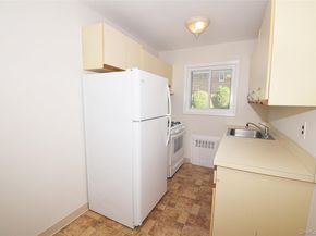72 Edmunton Drive B7, North Babylon NY 11703