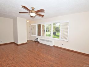 72 Edmunton Drive B7, North Babylon NY 11703
