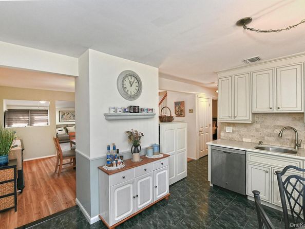 114 Twig Lane, Levittown NY 11756