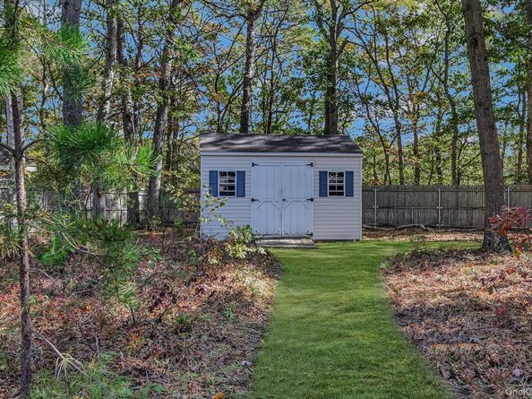 3 Farmhouse Drive, Ridge NY 11961