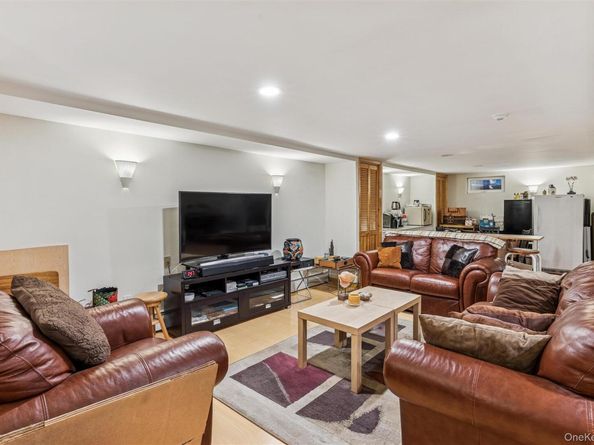 126 Andover Road, Rockville Centre NY 11570