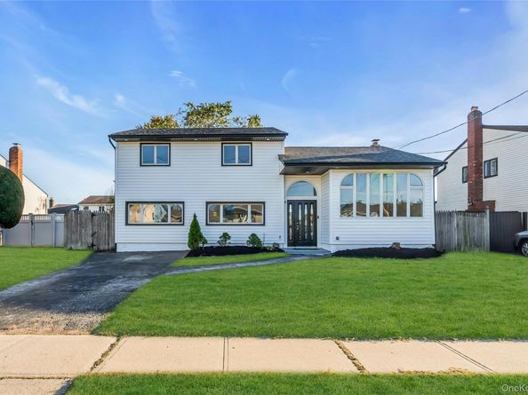 248 N Iowa Avenue, Massapequa NY 11758