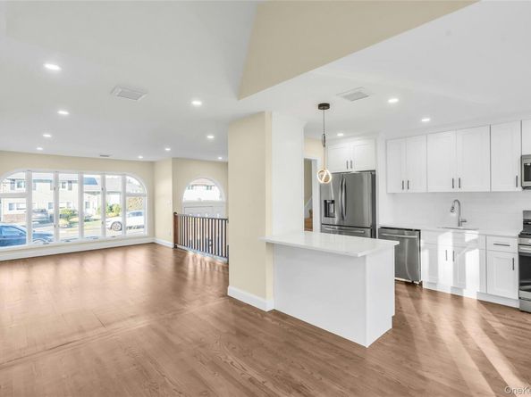 248 N Iowa Avenue, Massapequa NY 11758