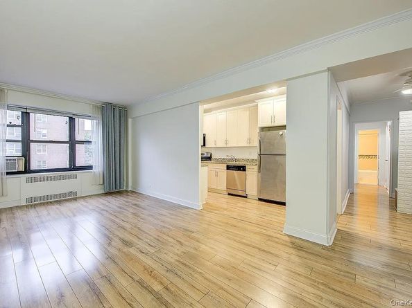 67-76 Booth Street 4F, Forest Hills NY 11375