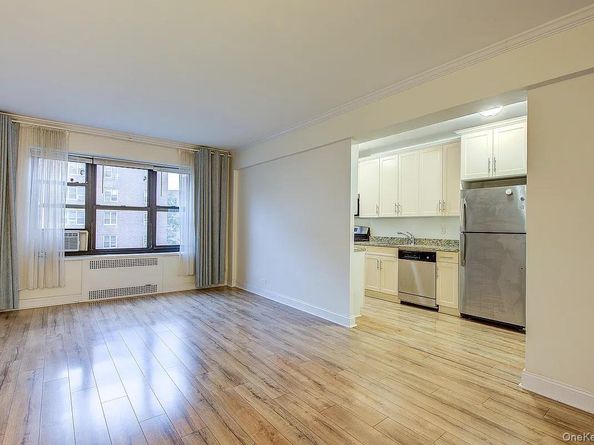 67-76 Booth Street 4F, Forest Hills NY 11375