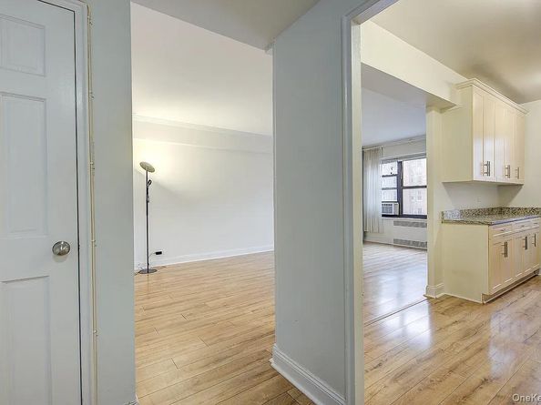67-76 Booth Street 4F, Forest Hills NY 11375