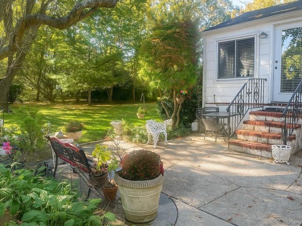 2 Flower Hill Lane, Bay Shore NY 11706