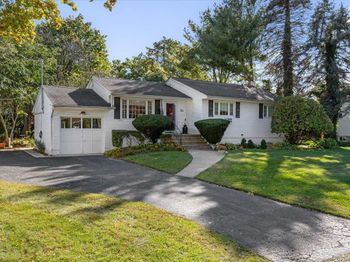 2 Flower Hill Lane