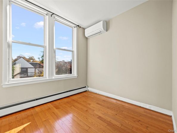 2942 164th Street, Flushing NY 11358