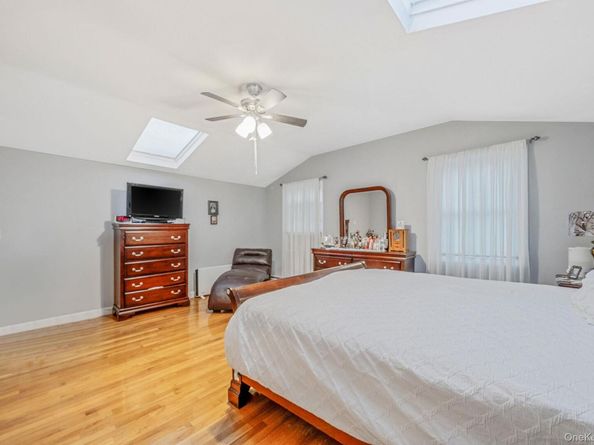 38 Farm Lane, Levittown NY 11756