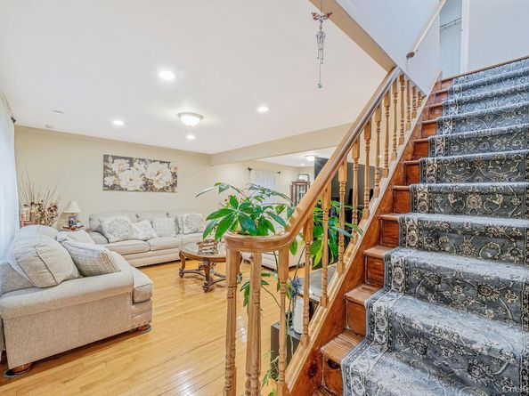 38 Farm Lane, Levittown NY 11756