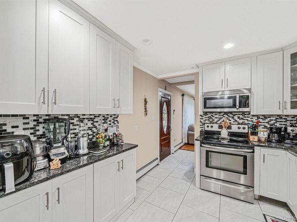 38 Farm Lane, Levittown NY 11756