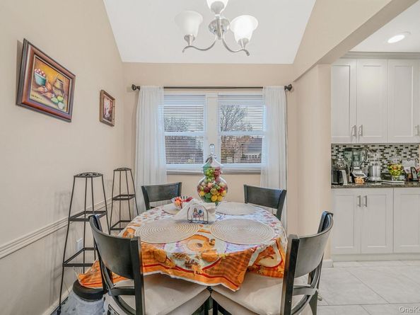 38 Farm Lane, Levittown NY 11756