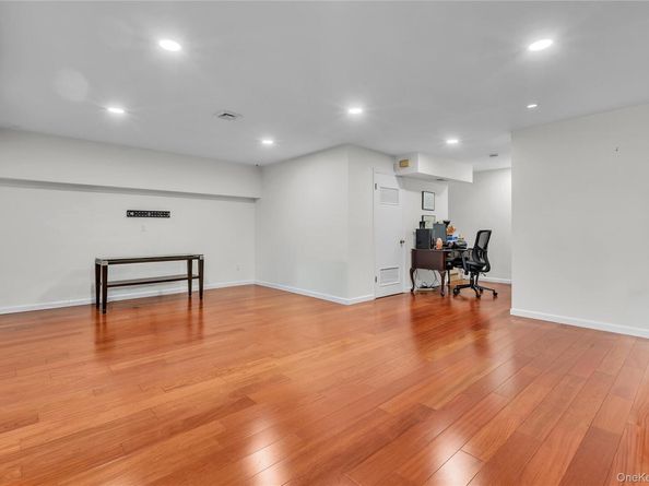 172 Ridgeview Lane, Yorktown Heights NY 10598